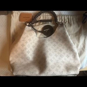 Louis Vuitton Carmel Mahina Creme Bag